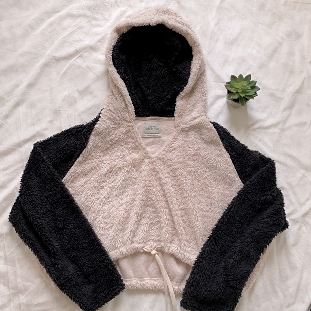 Cropped fuzzy hoodie
